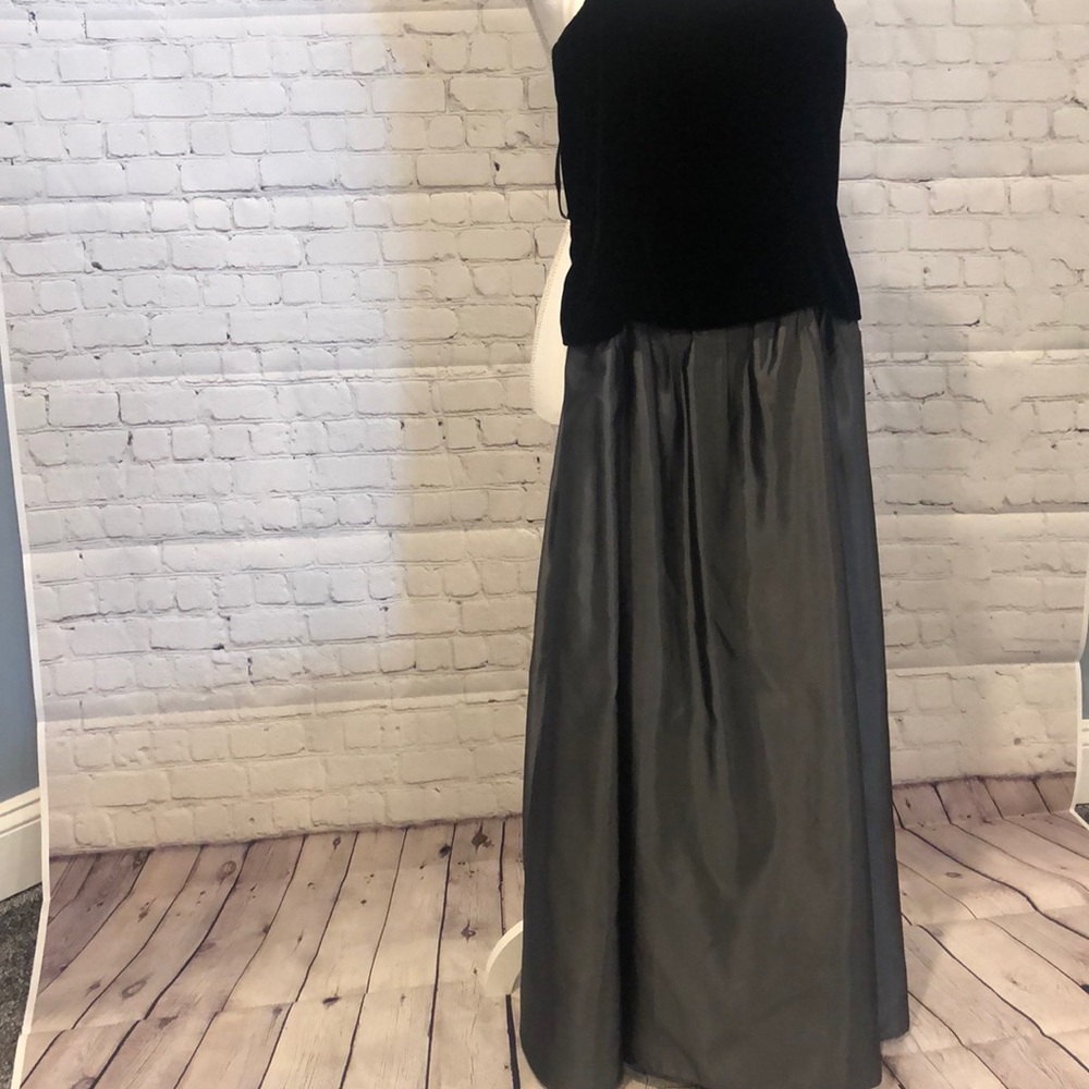Jones New York Evening Dress -Make an offer size 6